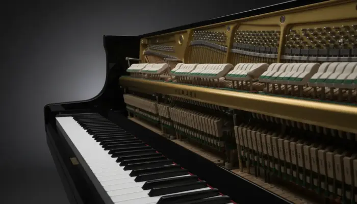 Open Yamaha U3 piano during recording session – Soundstarstudios Munich